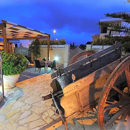 Il Calesse Oda ve Kahvaltı 4*
